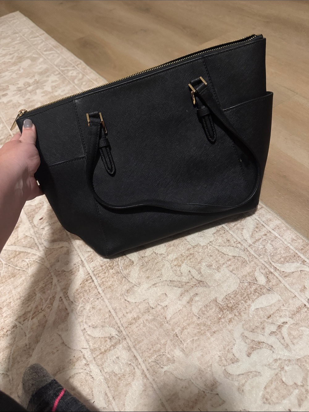MICHAEL KORS Black Saffiano Tote with Gold Logo Charm - Picture 3 of 3